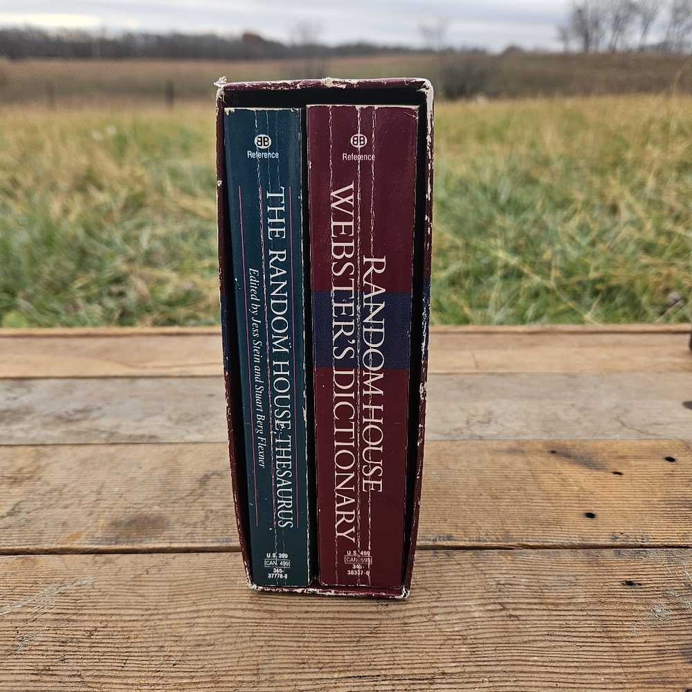Vtg 1993  Random House  Dictionary & Thesaurus In Box